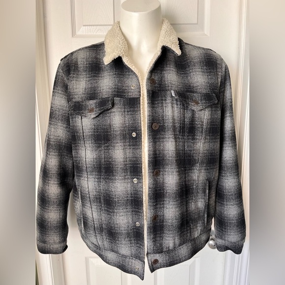 Mens Levi’s Plaid Sherpa Trucker Jacket Size XL EUC - Picture 4 of 10